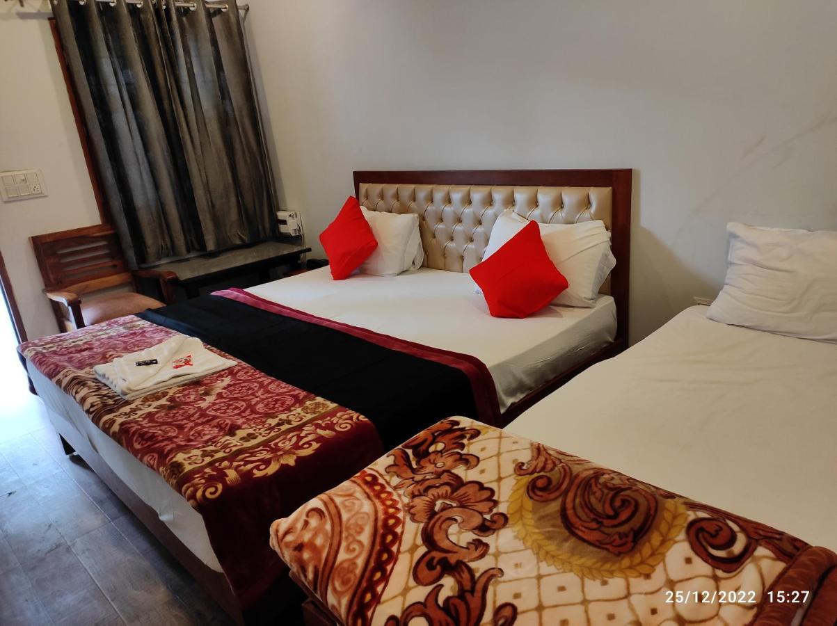 Hotel Studioz Sahastradhara Dehradun Exterior foto