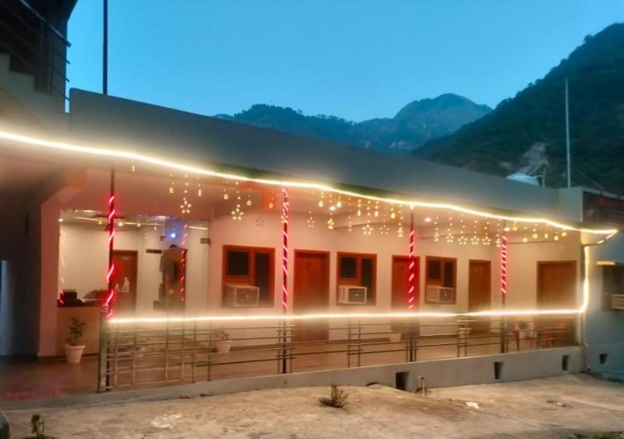 Hotel Studioz Sahastradhara Dehradun Exterior foto