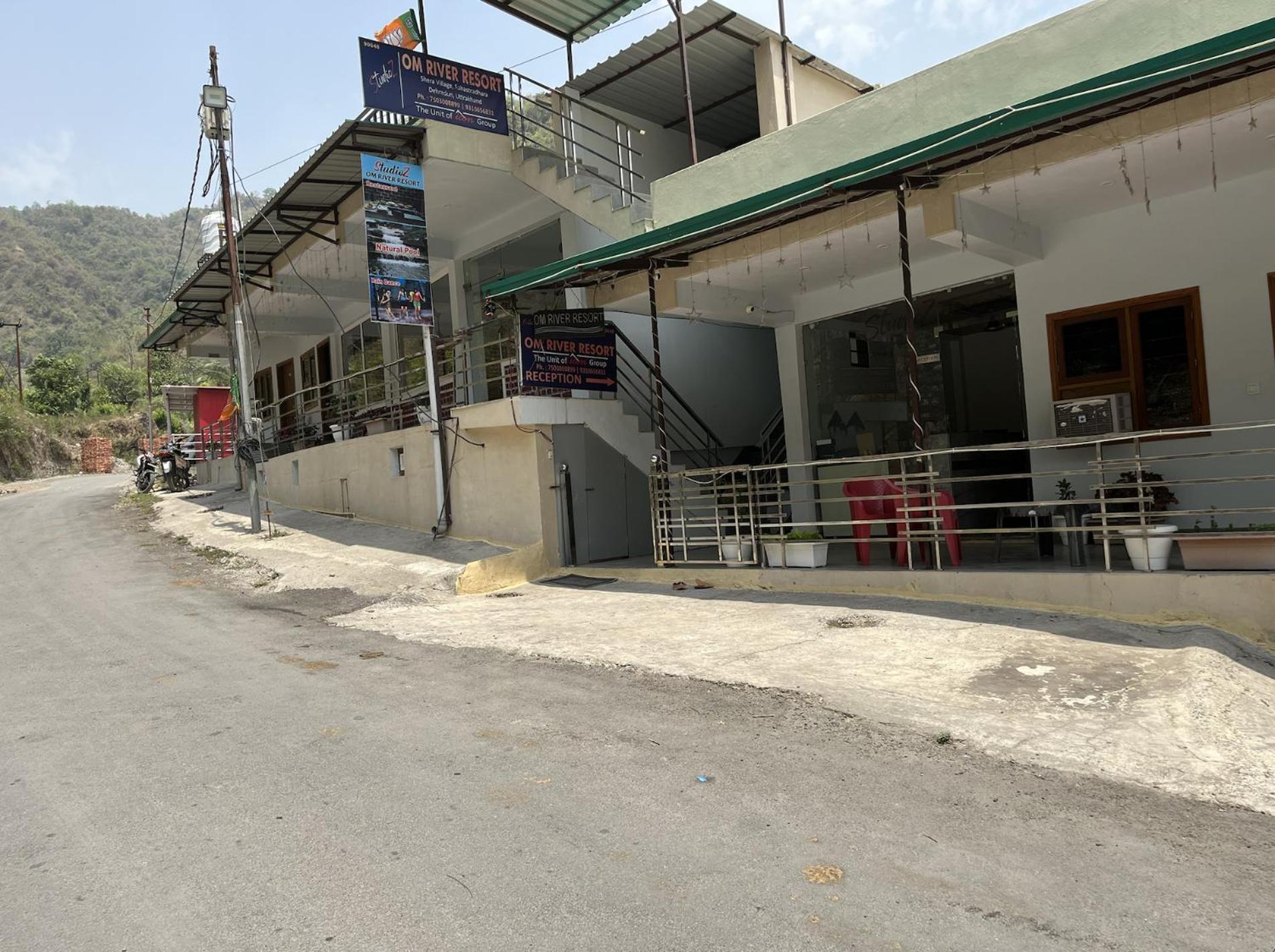 Hotel Studioz Sahastradhara Dehradun Exterior foto